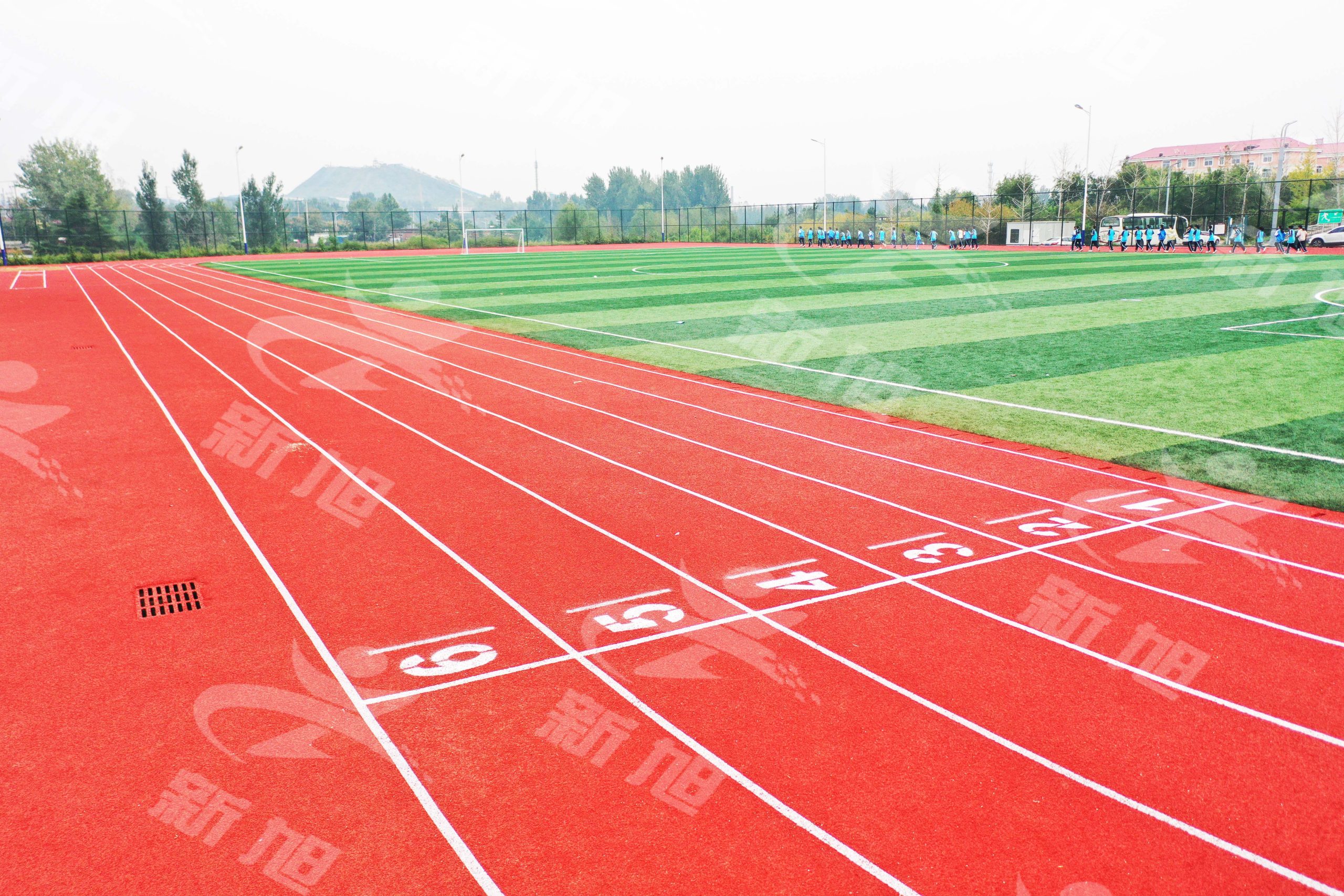 塑胶跑道冬季施工