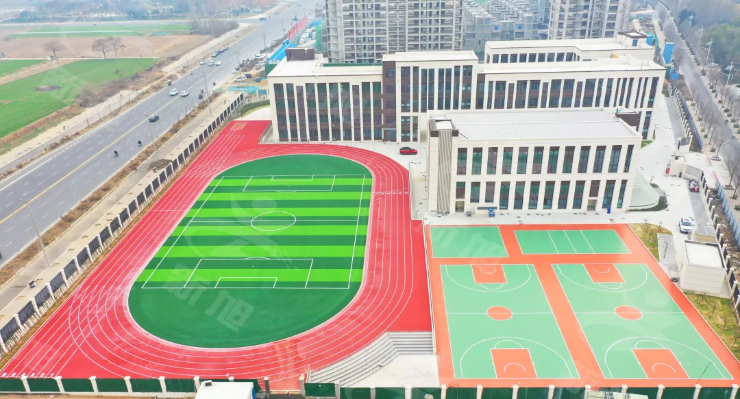 河南新郑学校塑胶跑道完工